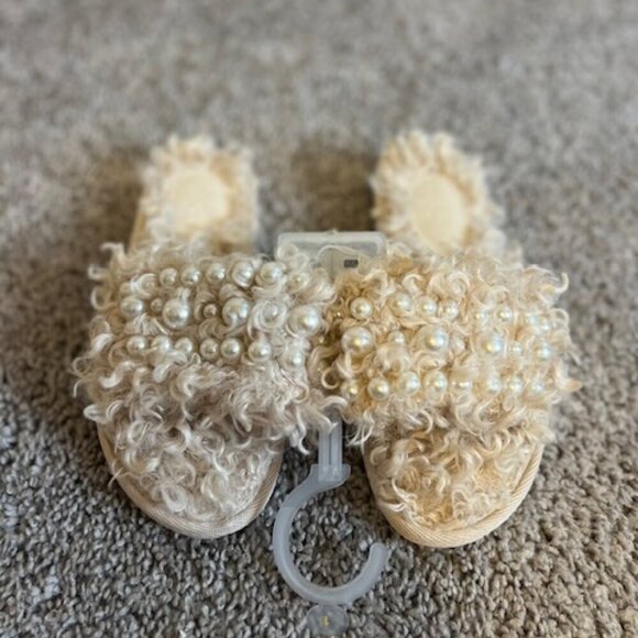 Cat & Jack Pearl Embellished sandals size 1 kids - Picture 2 of 4